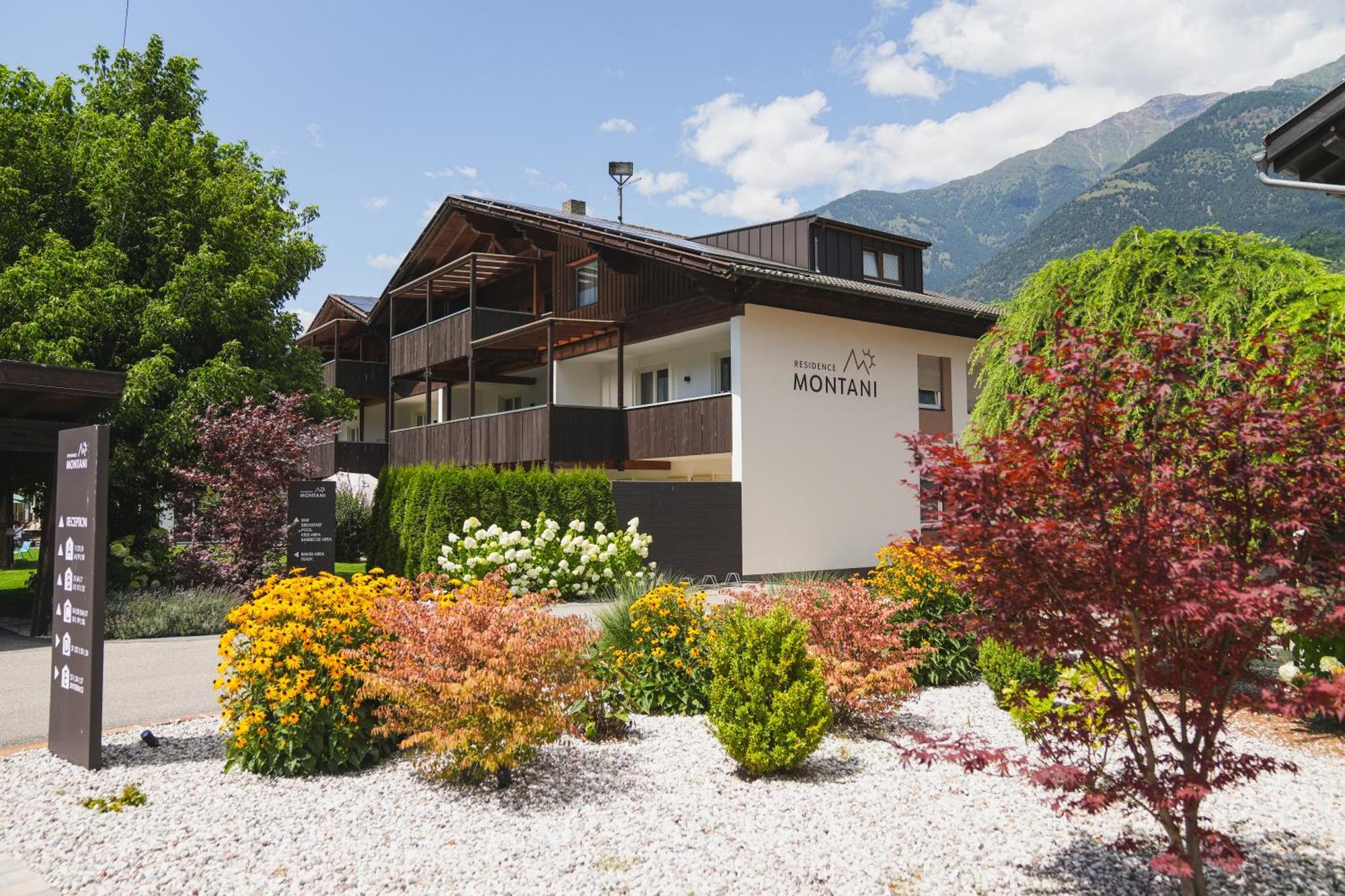Residence Montani ลาเซส ภายนอก รูปภาพ